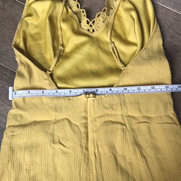 Lulu’s sunbeam yellow embroidered romper - Picture 7 of 9
